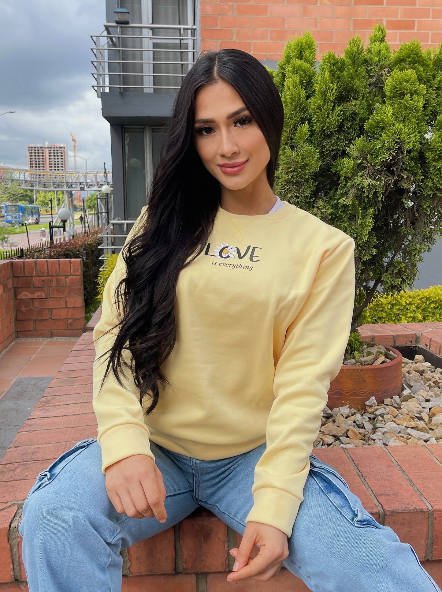 Buzo StreetBasic – El Esencial Que Eleva Tu Outfit